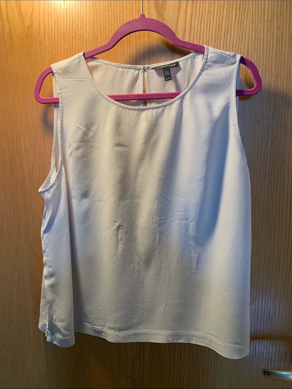 Banana Republic 100% Silk Cream Sleeveless Blouse - Size XL